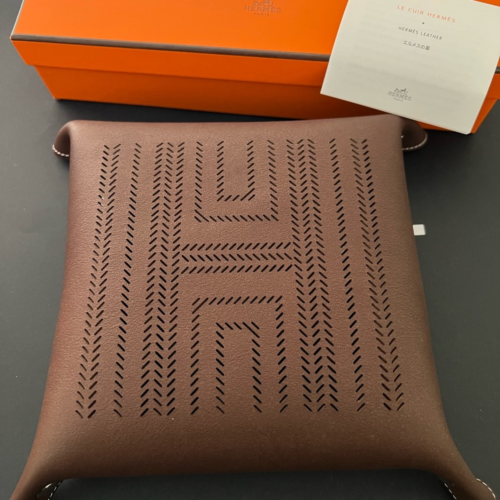 HERMES Mises et relances carre d'h change tray, NEW - Picture 2 of 3